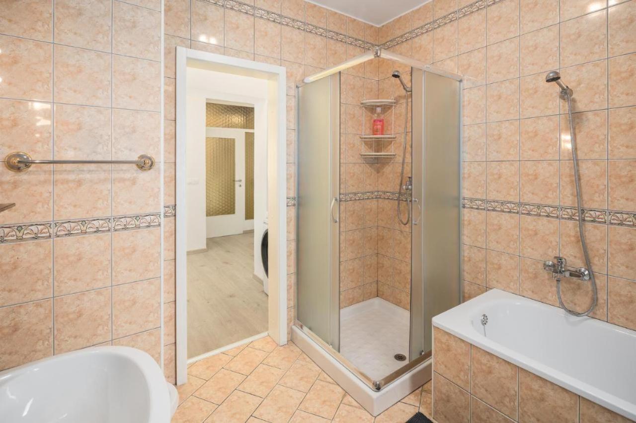 Villa More Mio Πόρετς Εξωτερικό φωτογραφία