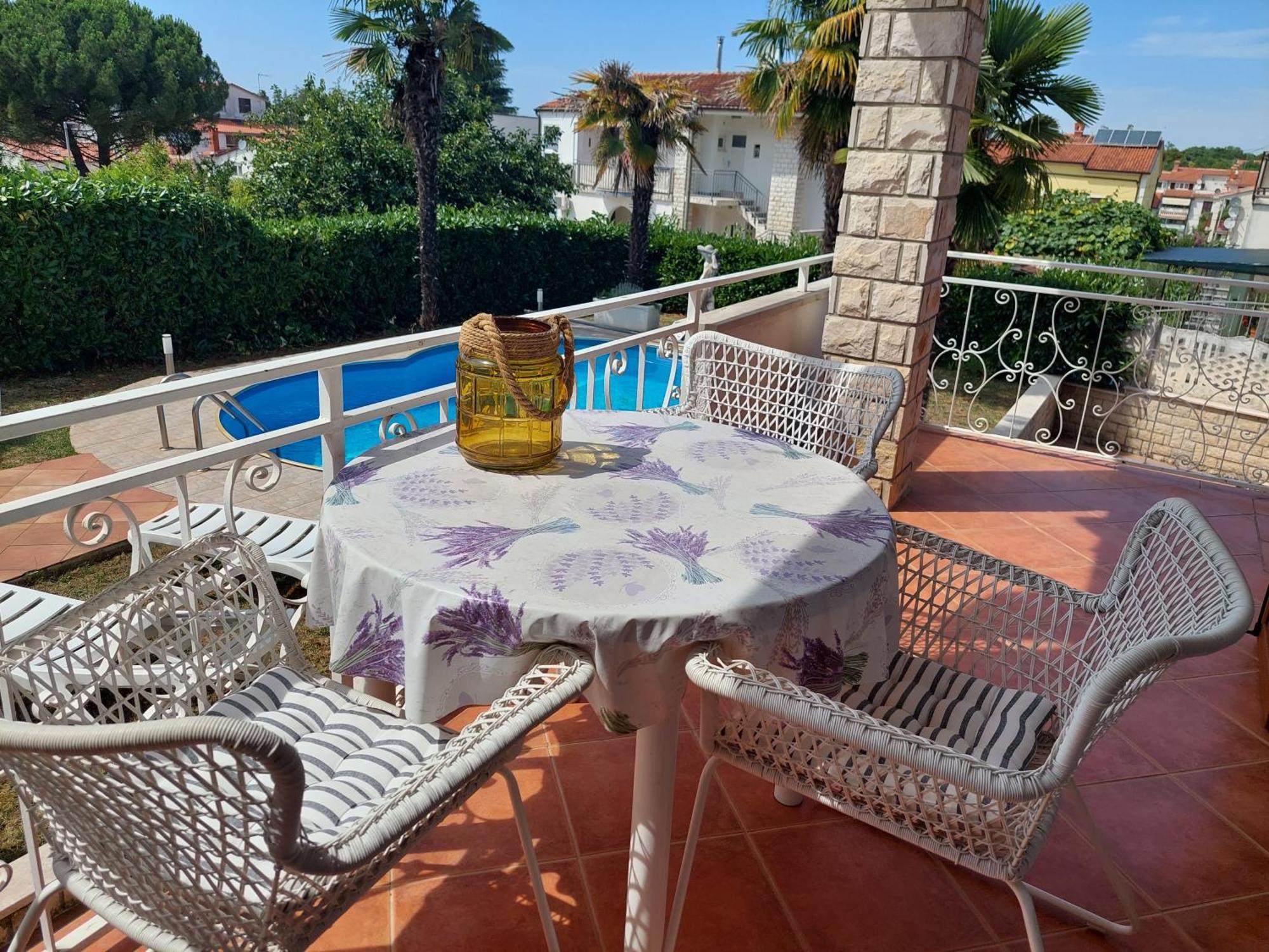Villa More Mio Πόρετς Εξωτερικό φωτογραφία